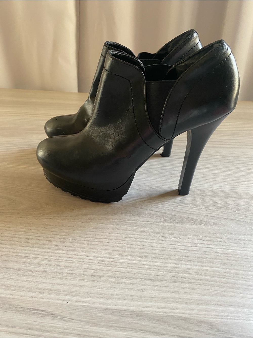 Jennifer Lopez Black High Heel Platform Ankle Booties
